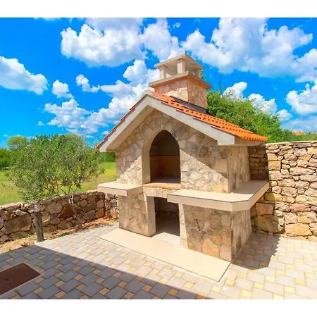 Pletikosa - Rural With Outdoor Pool Bristane