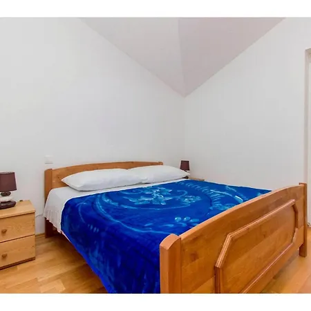 Pletikosa - Rural With Outdoor Pool * Bristane