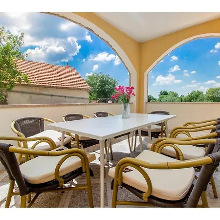 Villa Pletikosa - Rural With Outdoor Pool *